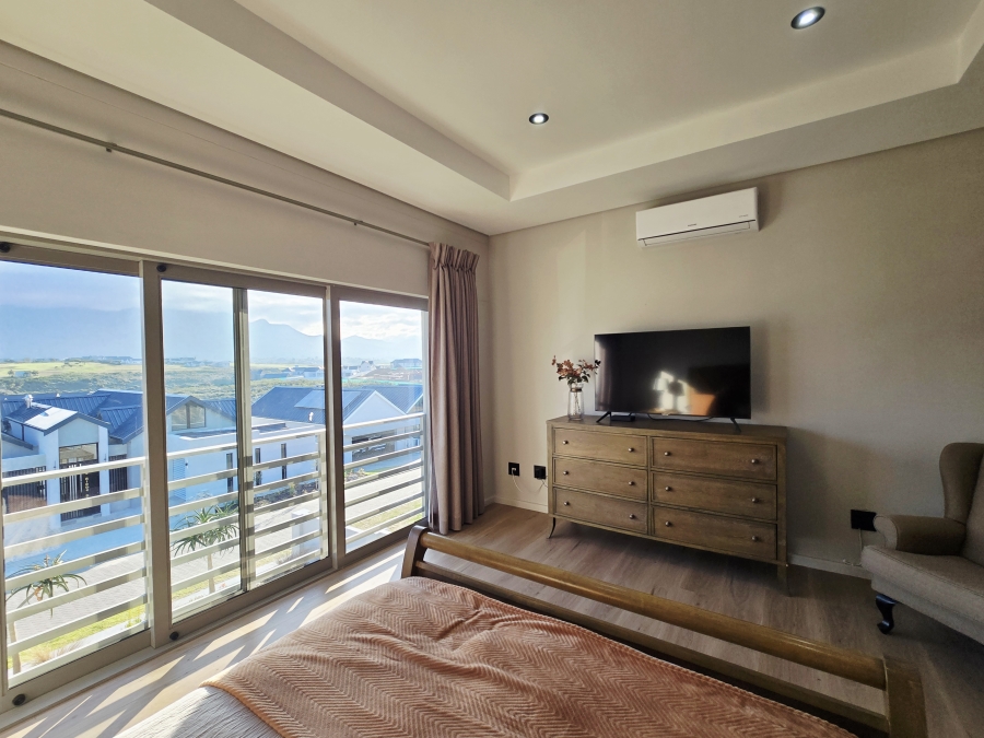 4 Bedroom Property for Sale in Kingswood Golf Estate Western Cape
